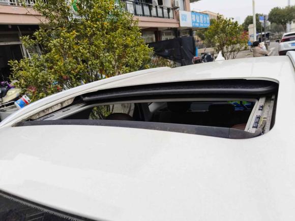 [台州·浙J] 二手一汽森雅R72016款 1.6L 手动智能型