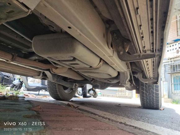 [武汉·鄂A] 二手江铃驭胜S3502017款 2.0T 自动两驱柴油豪华天窗版5座