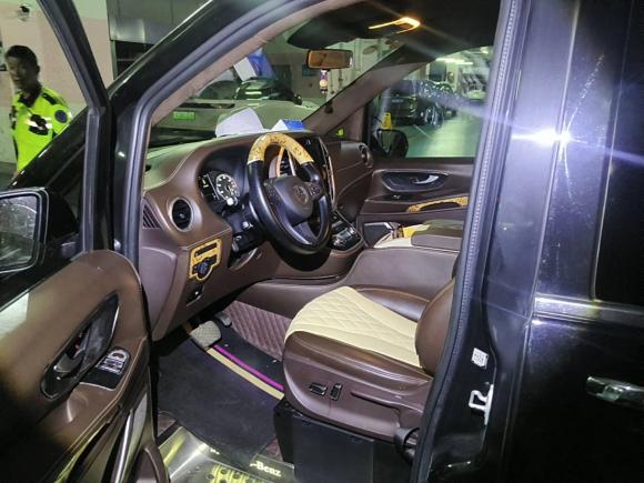 [上海·沪D] 二手奔驰奔驰V级2017款 V 260 领航版