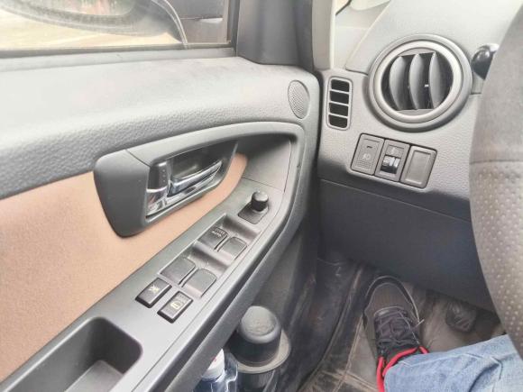 [上海·豫Q] 二手铃木天语 SX42013款 1.6L 手动酷锐型