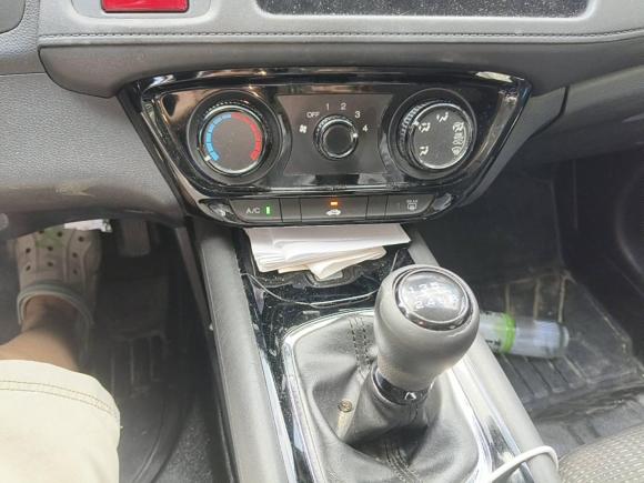 [深圳·粤S] 二手本田缤智2015款 1.8L 手动两驱精英型