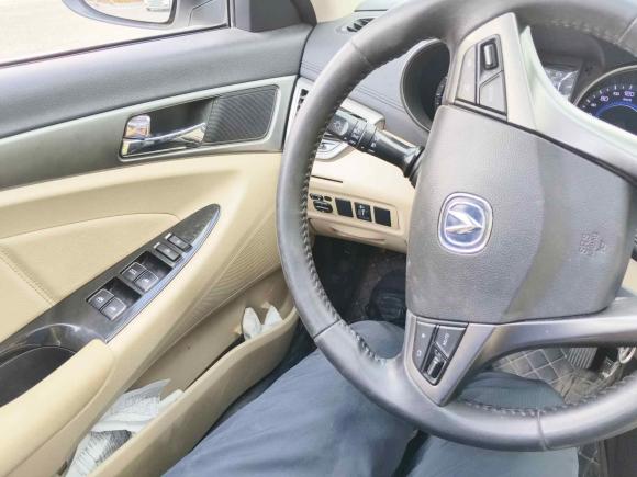 [成都·川A] 二手长安逸动2016款 1.6L 手动风尚型