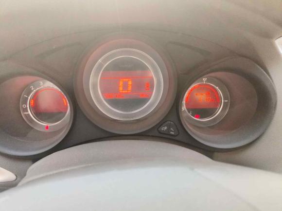 [上海·沪C] 二手雪铁龙雪铁龙C4L2013款 1.6L 手动劲享版