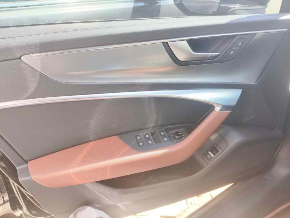 [青岛·鲁B] 二手奥迪奥迪A6L2022款 45 TFSI 臻选致雅型