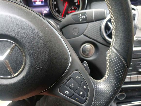 [上海·沪A] 二手奔驰奔驰GLA2017款 GLA 220 4MATIC 时尚型