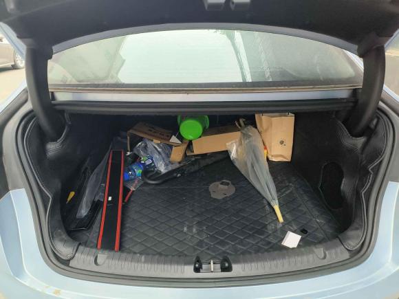 [广州·粤A] 二手比亚迪海豹2022款 550km 标准续航后驱版尊贵型