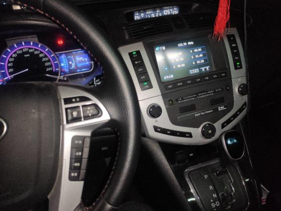 [上海·粤B] 二手比亚迪比亚迪S62014款 2.4L 自动尊贵型 5座