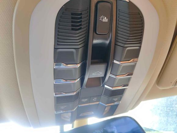 [无锡·苏H] 二手众泰众泰SR92017款 2.0T 手动极致之心版