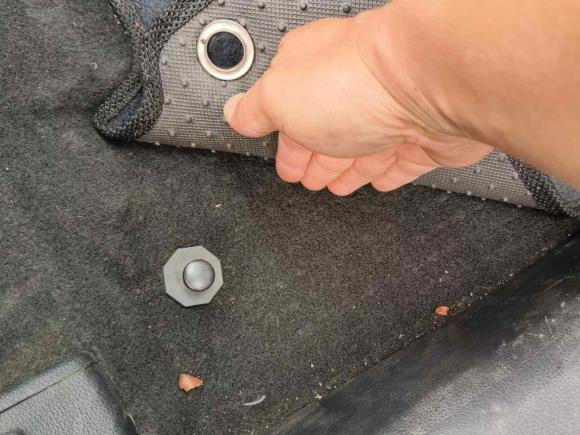 [无锡·苏B] 二手起亚狮跑2012款 2.0L 手动两驱版GLS