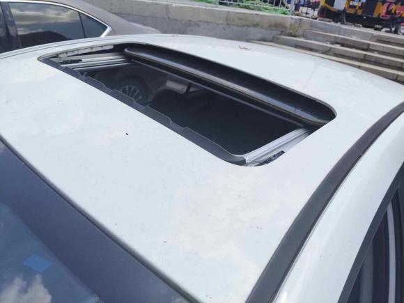 [深圳·鄂M] 二手吉利汽车帝豪2021款 UP 1.5L CVT豪华型