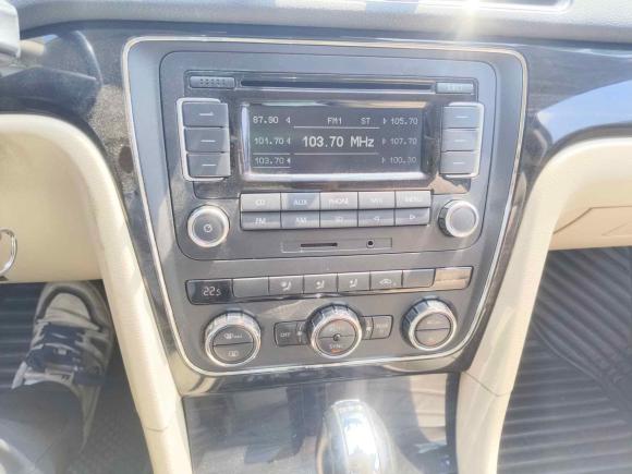 [上海·沪C] 二手大众帕萨特2011款 1.8TSI DSG尊荣版