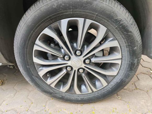 [济南·鲁A] 二手别克别克GL82023款 陆上公务舱 舒适型