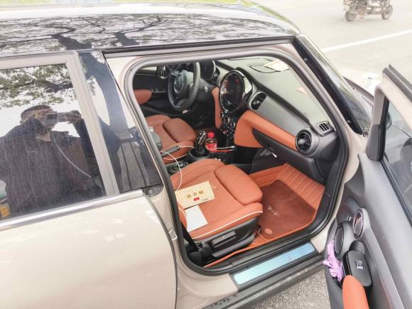 [上海·沪D] 二手MINIMINI2023款 2.0T COOPER S 艺术家 五门版