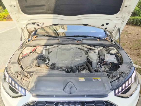 [武汉·鄂A] 二手奥迪奥迪A4L2020款 40 TFSI 豪华动感型