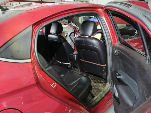 [佛山·鄂R] 二手奇瑞艾瑞泽52016款 1.5L CVT领锐版