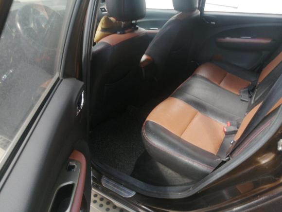 [广州·粤B] 二手东风风行景逸X52015款 1.6L 手动尊享型