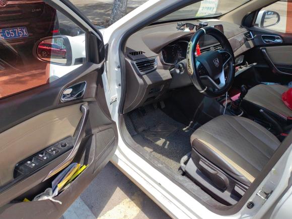 [义乌·浙G] 二手宝骏宝骏310W2017款 1.5L 手动时尚型 国V