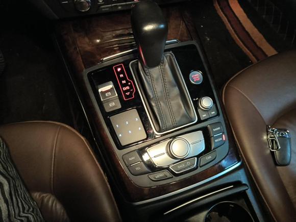 [南京·苏A] 二手奥迪奥迪A6L2016款 30 FSI 舒适型