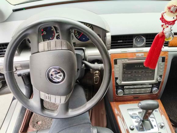 [无锡·苏B] 二手大众辉腾2012款 3.0L 商务型