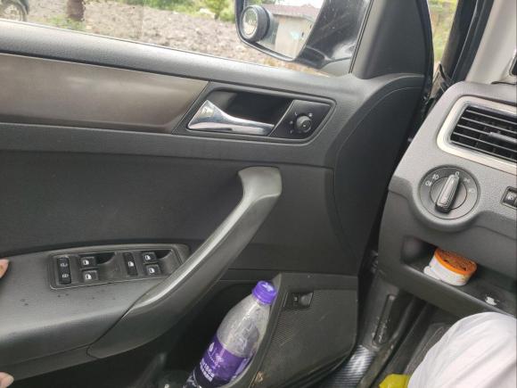 [上海·沪C] 二手大众桑塔纳2013款 1.6L 手动舒适版