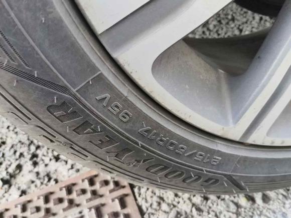 [成都·川A] 二手标致标致4082014款 1.8L 自动豪华版