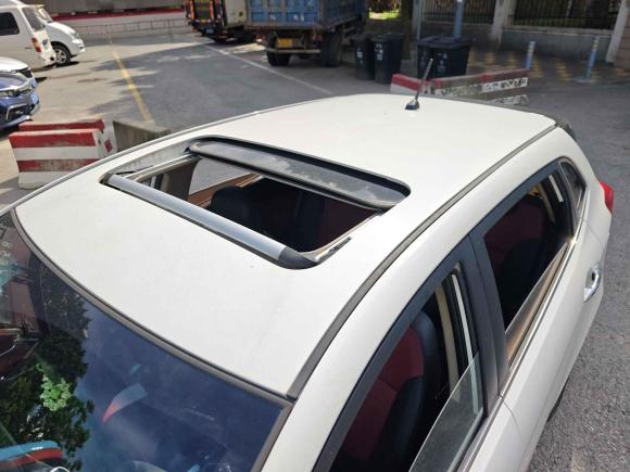 [上海·甘A] 二手起亚起亚K22015款 两厢 1.4L AT GLS炫酷版