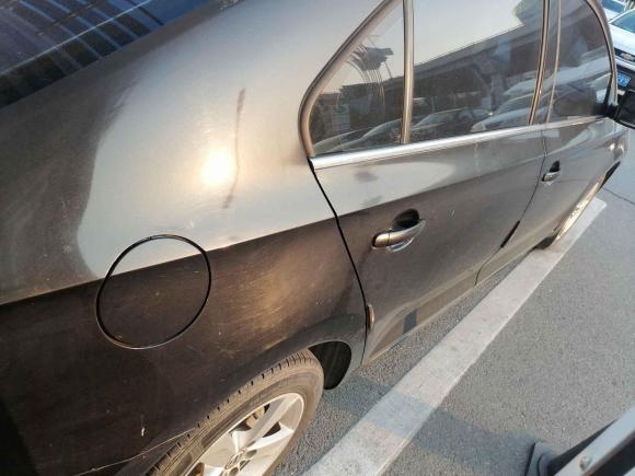 [上海·皖H] 二手大众桑塔纳2015款 1.6L 手动舒适版