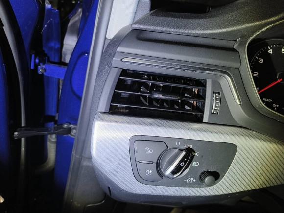 [深圳·粤B] 二手奥迪奥迪A4L2017款 Plus 40 TFSI 时尚型