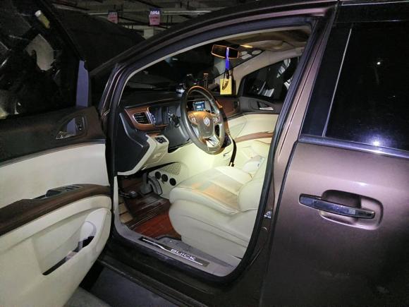 [上海·沪C] 二手别克别克GL82018款 28T 尊贵型 国VI