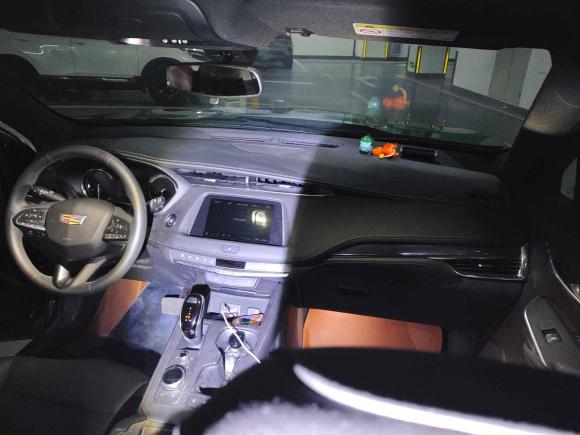 [西安·陕U] 二手凯迪拉克凯迪拉克XT42022款 28T 两驱风尚型