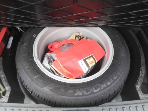 [成都·川A] 二手奔腾奔腾X802013款 2.0L 自动豪华型