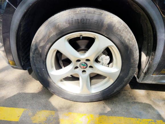 [上海·沪D] 二手阿尔法·罗密欧Stelvio斯坦维2017款 2.0T 200HP 精英版