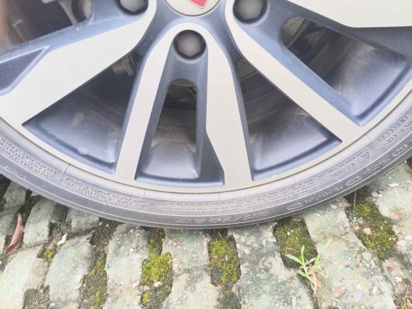 [武汉·鄂A] 二手荣威荣威i62018款 20T 自动旗舰版