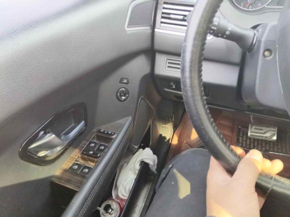 [南通·渝G] 二手陆风陆风X72015款 2.0T 全景尊贵版