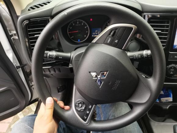 [上海·沪B] 二手三菱欧蓝德2016款 2.0L 两驱风尚版 5座