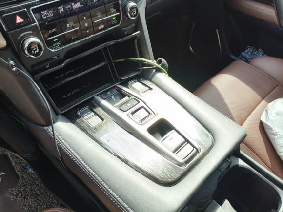 [广州·粤A] 二手本田本田UR-V2017款 370TURBO 两驱尊贵版 国V