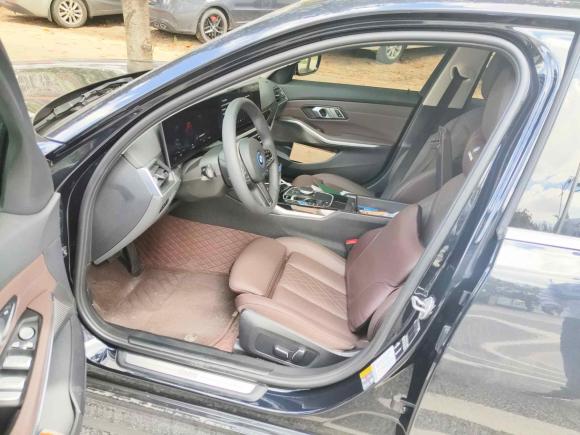 [南京·苏A] 二手宝马宝马i32024款 eDrive 35 L