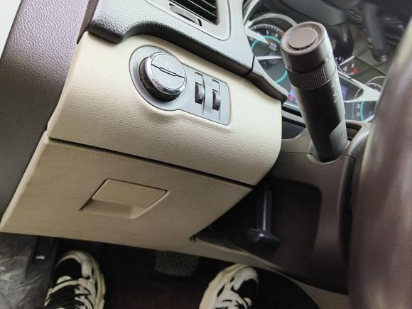 [上海·苏E] 二手别克君威2014款 2.4L SIDI精英时尚型