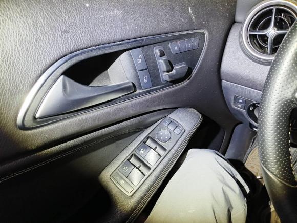 [南通·苏U] 二手奔驰奔驰GLA2016款 GLA 200 动感型