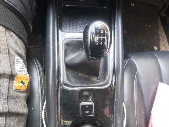 [西安·陕A] 二手东风风光风光5802016款 1.5T 手动豪华型