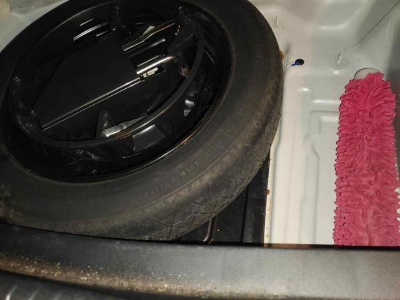 [武汉·鄂A] 二手奔驰奔驰E级2014款 改款 E 300 L 运动型