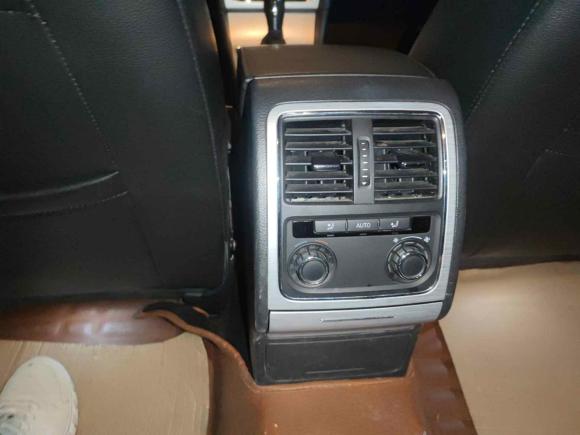 [无锡·苏B] 二手大众帕萨特2014款 1.8TSI DSG御尊版