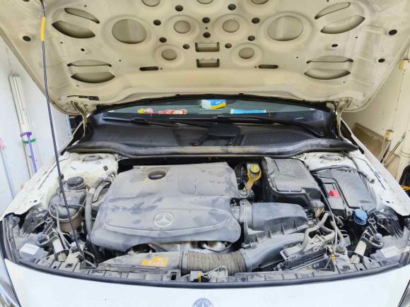 [无锡·苏B] 二手奔驰奔驰GLA2017款 GLA 200 动感型