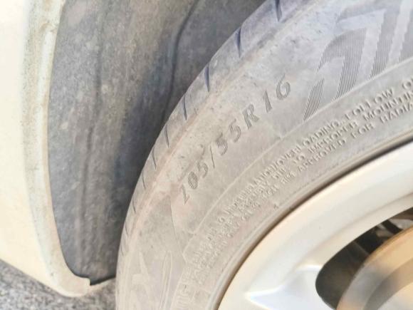 [青岛·鲁B] 二手荣威荣威3502015款 1.5L 手动豪华天窗版