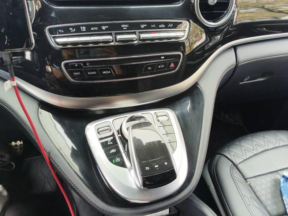 [上海·沪B] 二手奔驰奔驰V级2018款 V 260 L 尊贵加长版 国V