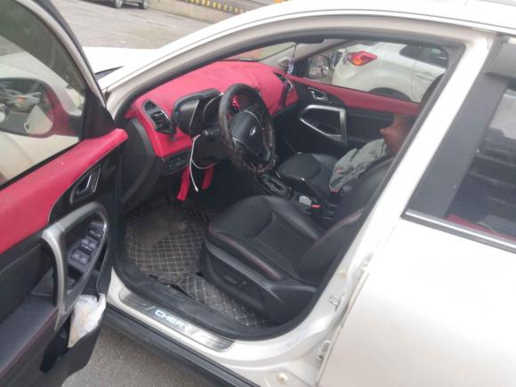 [成都·渝D] 二手奇瑞瑞虎52014款 2.0L CVT家尊版