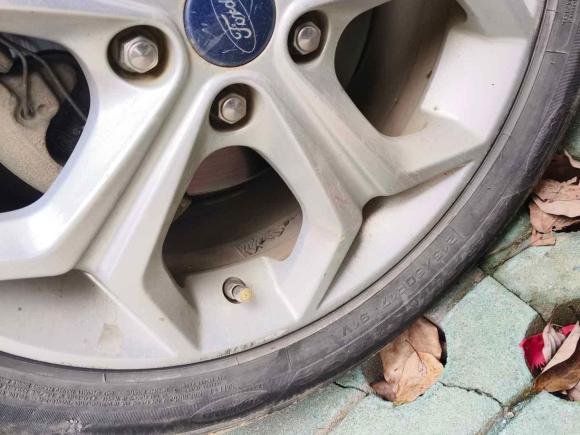 [武汉·鄂A] 二手福特福克斯2012款 两厢 2.0L 手动豪华运动型