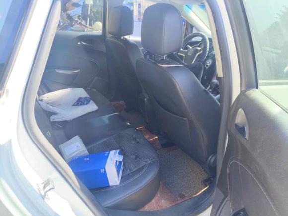 [上海·苏A] 二手别克英朗2014款 XT 1.6L 自动时尚版