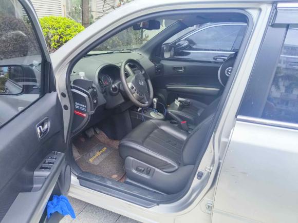 [深圳·粤B] 二手东风风度东风风度MX62015款 2.0L CVT两驱梦想版