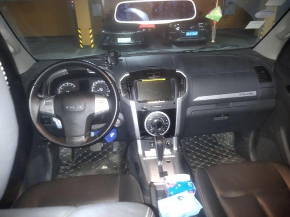 [成都·川A] 二手五十铃五十铃mu-X2017款 2.5T 两驱自动尊享型 7座